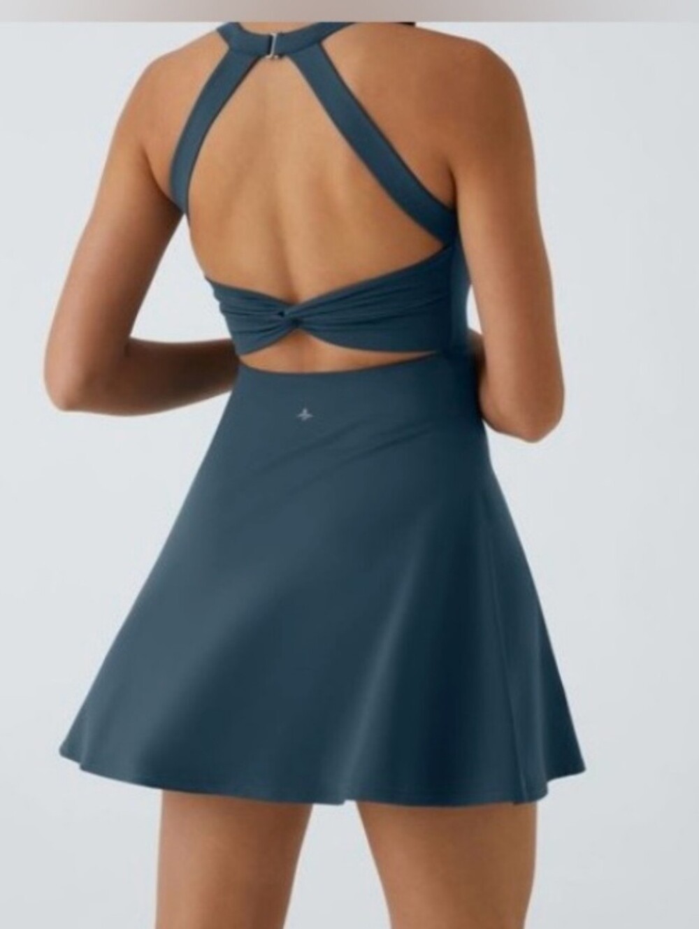 LARGE. HALARA SOFTLY ZERO AIRY BACKLESS TWISTED 2 IN 1 EASY PEEZY ACTIVE DRESS